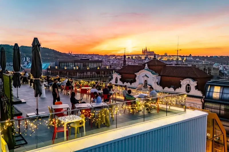 Restaurant with a view - Fly Vista