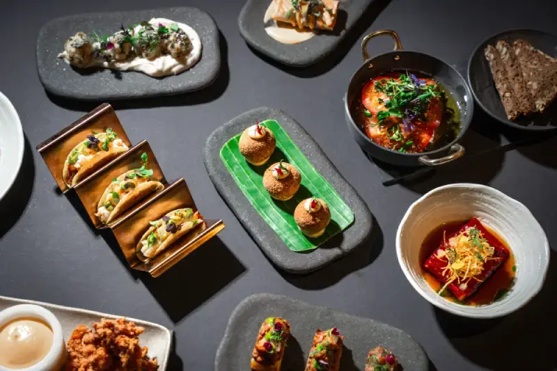 Tapas menu v Monkey Bar