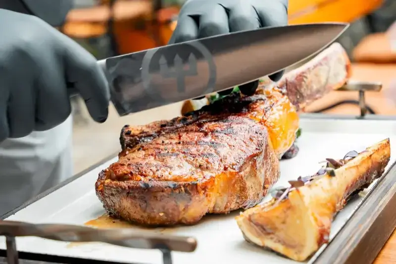 Steaky v restaurantu U Matěje Kotrby